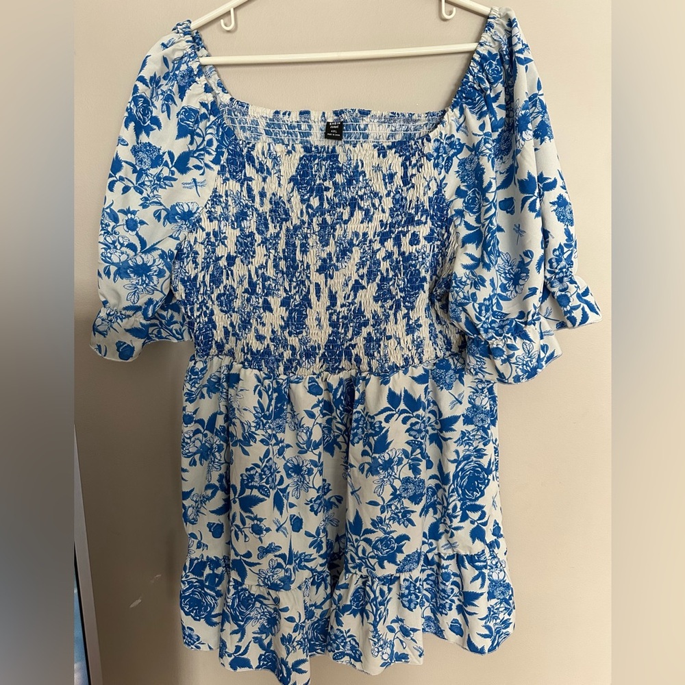 SHEIN size 4XL, WHITE & BLUE Floral Smocked Peasant Blouse